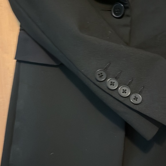 Express Design Studio black blazer EUC all pockets are functional with silk feel - Picture 8 of 11